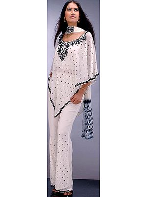 Ivory Poncho Four-Piece Suit with Han-Embroidery