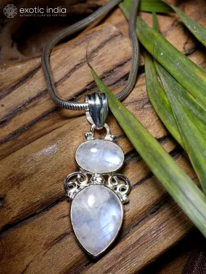 Sterling Silver Pendant with Rainbow Moonstone