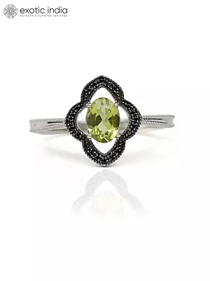 Oval Cut Peridot Gemstone Ring