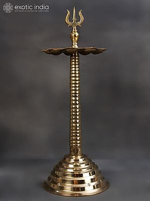 25" Trident Lamp With Nine Wicks | Brass