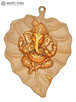 8" Pipal Leaf with Central Ganesha Motif Wall-hanging Brass Statue | Handmade | Made in India