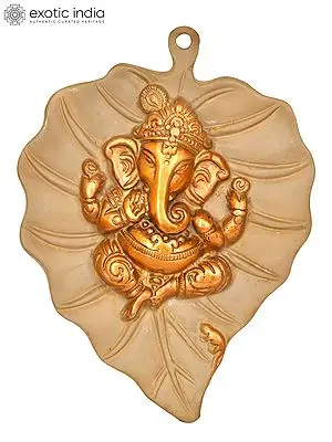 8" Pipal Leaf with Central Ganesha Motif Wall-hanging Brass Statue | Handmade | Made in India