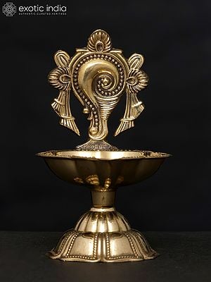 3" Small Brass Conch Lamp in Brass