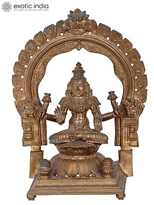 10.5'' Goddess Lakshmi | Madhuchista Vidhana (Lost-Wax) | Panchaloha Bronze from Swamimalai