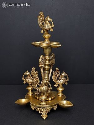 11" Eight Wicks Peaocks Lamp in Brass