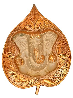 6" Pipal Leaf Ganesha Wall Hanging In Brass | Handmade | Made In India