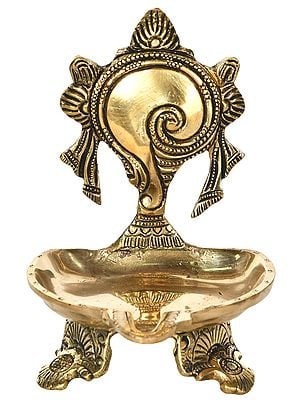 Vaishnava Conch Pooja Lamp