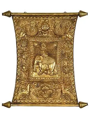 The Four Harmonious Friends Wall-hanging (Made In Nepal) (mthun-po spun-bzhi, Skt. Catvari anukulabhratr)