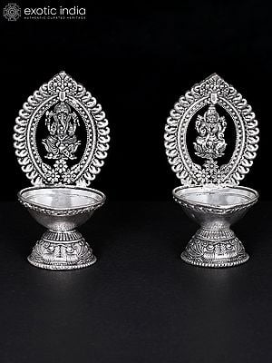 4" Fine Quality Pair of Lakshmi Ganesha Oil Lamp