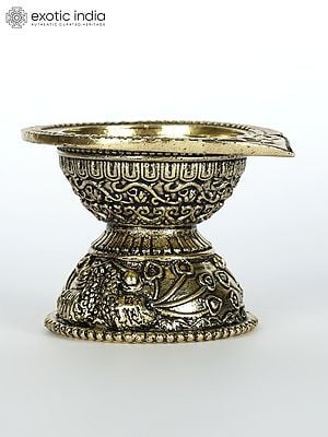 Small Designer Brass Diya (Multiple Sizes)