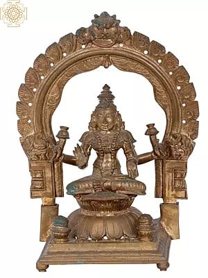 10.5'' Goddess Lakshmi | Madhuchista Vidhana (Lost-Wax) | Panchaloha Bronze from Swamimalai