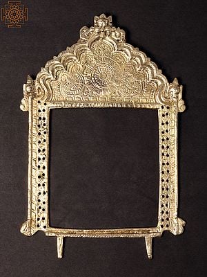 12'' Traditional Design Arch Frame in Brass