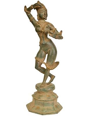 16" Sindoor Apsara (Khajuraho Series) In Brass | Handmade | Made In India