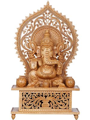 Ashirwad Ganesha with Large Prabhawali
