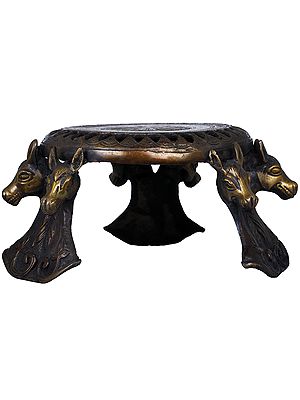 Pedestal on Horse Heads Stand