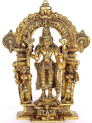 Four Armed Lord Vishnu with Attendants and Fine Aureole