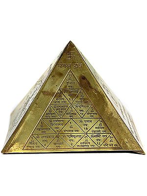 Vastu Pyramid with Surya Yantra, Mangala Yantra, Shri Yantra and Ganesha with Syllable Mantra
