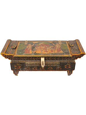 Box with the Images of Ganesha and Riddhi Siddhi Atop