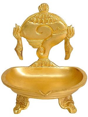Large Vaishnava Conch Lamp