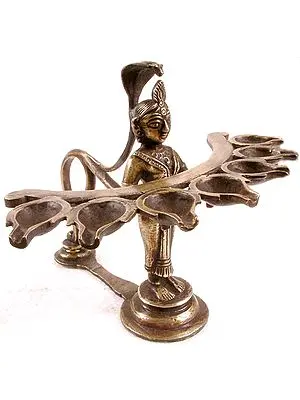 Nagakanya with Seven Lamps