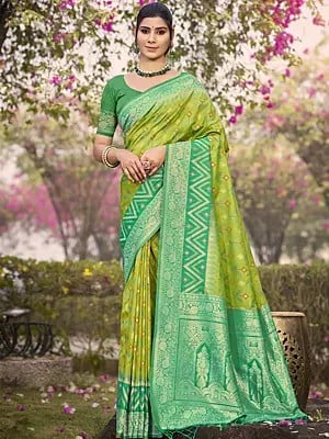 Floral Motifs Broad Border Silk Saree With Printed Tassels Pallu