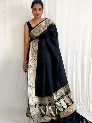 Jacquard Work Banarasi Soft Lichi Silk Saree With Beautiful Rich Pallu For Festival Occasion