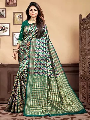 Lichi Silk Weaving Work Elegant Wedding Wear Saree With Contrast Pallu