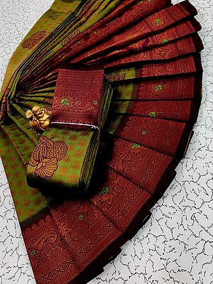 Kubera Silk Floral Butta Motif Saree With Blouse And Bold Paisley Pattern Border