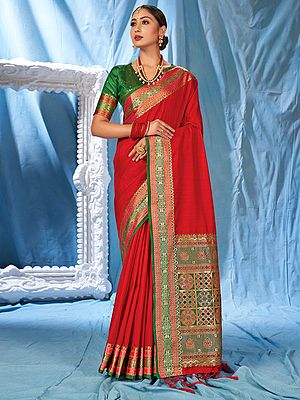 Silk Traditional Saree With Blouse And Latkan Pallu