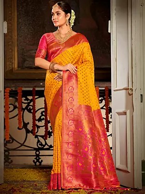 Banarasi Silk Tassel Saree With Floral Pallu And Blouse