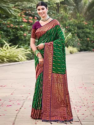 Banarasi Silk Majestic Weaving Tassel Saree with Golden Border and Blouse