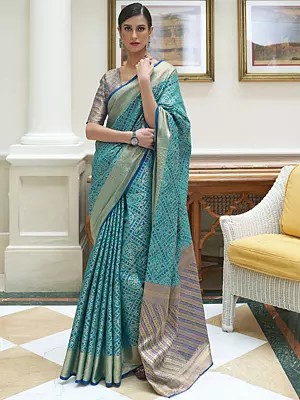Traditional Indian Patola Silk Weaving Saree With Contrast Pallu & Border