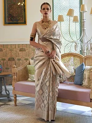 Zari Tissue handloom Weaving Diamond Pattern Saree With V-Shape Blouse