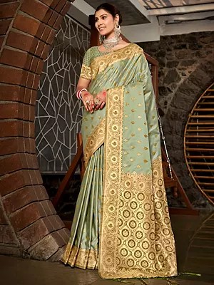 Leaf Butti Stain Silk Saree For Festival With Designer Pallu And Blouse