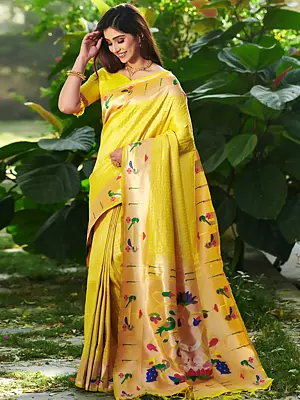 Square Check Pattern Zari Woven Paithani Silk Saree With Tassels Pallu And Blouse