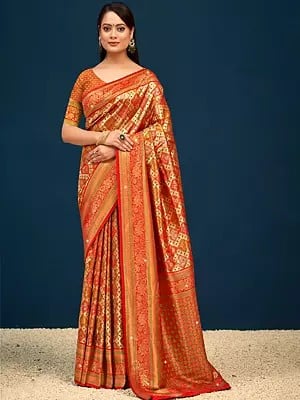 Flower Design Banarasi Silk Saree  With Blouse And Tassles Pallu For Lady