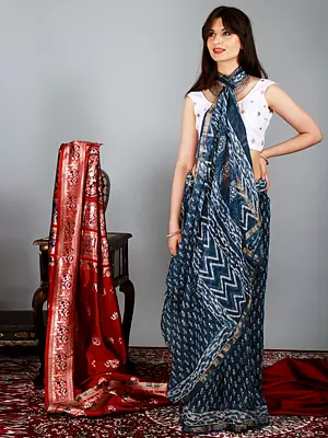 Poseidon Mul Mul Cotton Saree With All Over Butta And Golden Zari Border