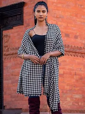 Pure Pashmina Cashmere Stole with a Big Houndstooth Pattern and Fringe Border from Nepal
