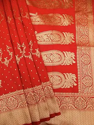 Poppy-Red Katan Silk Banarasi Saree with Necklace-Bundi Pattern & Paisley Motif Pallu