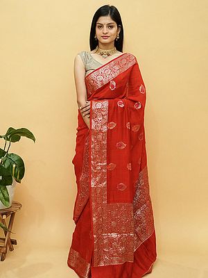 Red Munga Silk Banarasi Saree With All-Over Floral Motif And Vine Pattern Border-Pallu