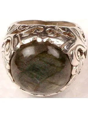 Circular Labradorite Ring