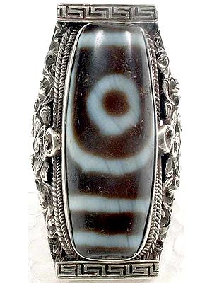 Gzi Ring from Nepal