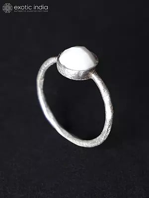 Round Shaped Sterling Silver Ring