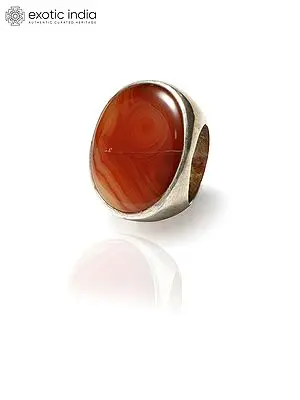 Oval Cut Sardonyx Banded Agate Ring