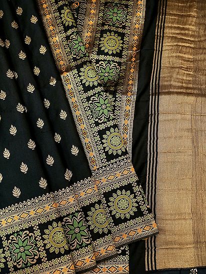 Buy Black Banarasi Saree for Women Online from India's Luxury Designers 2024