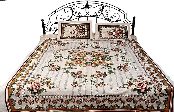 Autumn Blonde-Cream Bedspread from Pilkhuwa with Printed Large Roses