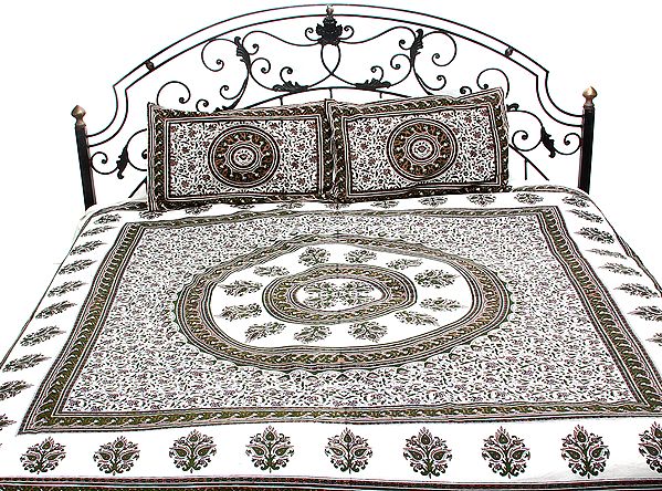 Chic-White Bedspread from Pilkhuwa with Printed Flowers All-Over