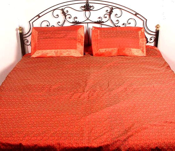 Crimson Bedcover with Cushion Covers