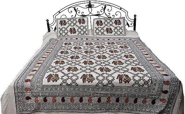 Gardenia Bedspread from Pilkhuwa with Printed Dancing Couple