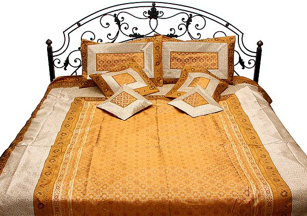Golden Seven-Piece Bedspread with Woven Flowers and Brocade Weave